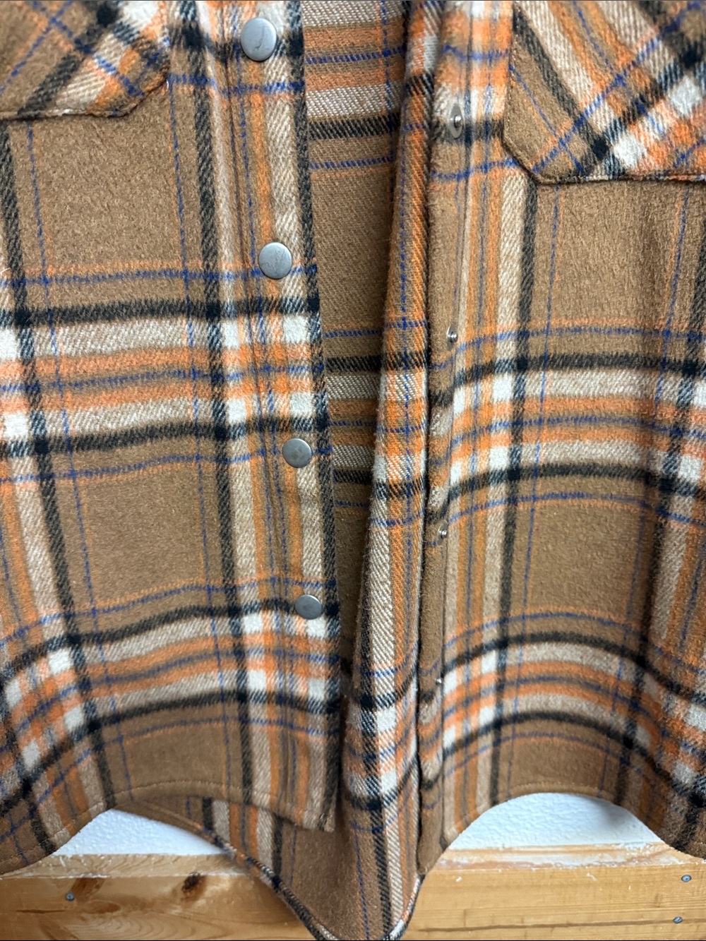 Simon’s Plaid Shacket Jacket in Camel Brown with pockets! - Picture 5 of 9